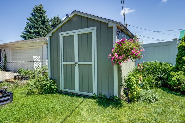15155 Ridgeway Avenue, Midlothian, IL 60445