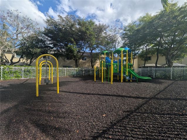 2143 Hacienda Ter, Weston, FL 33327