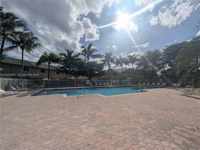 2143 Hacienda Ter, Weston, FL 33327