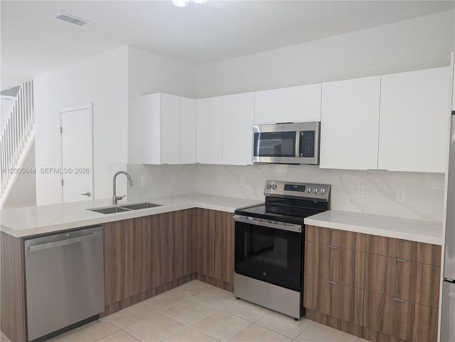 2143 Hacienda Ter, Weston, FL 33327