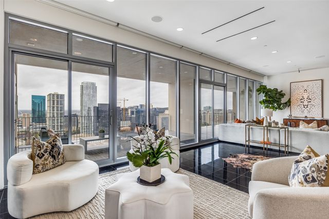 1717 Arts Plaza 2107, Dallas, TX 75201