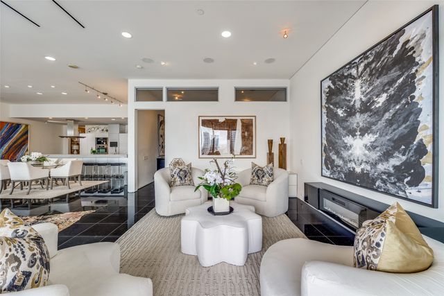 1717 Arts Plaza 2107, Dallas, TX 75201