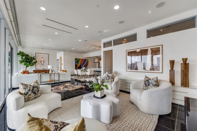 1717 Arts Plaza 2107, Dallas, TX 75201