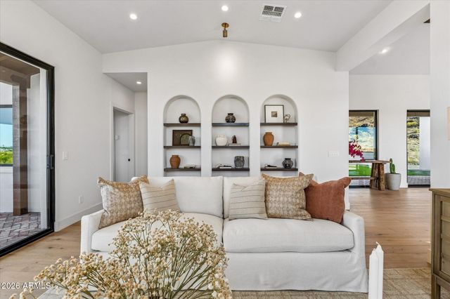 3731 E Fawn Drive, Phoenix, AZ 85042