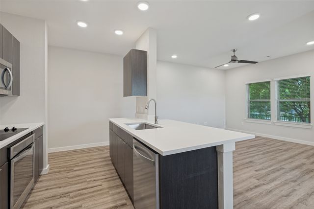 1596 Fiji Street, Dallas, TX 75203