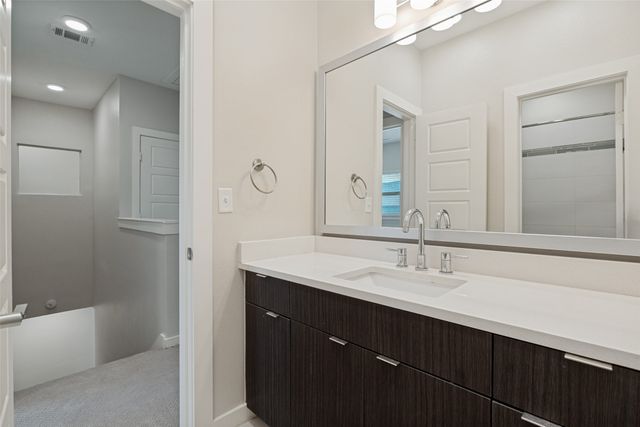 1596 Fiji Street, Dallas, TX 75203