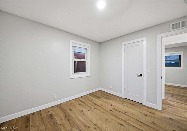 262 E 324th Street, Willowick, OH 44095