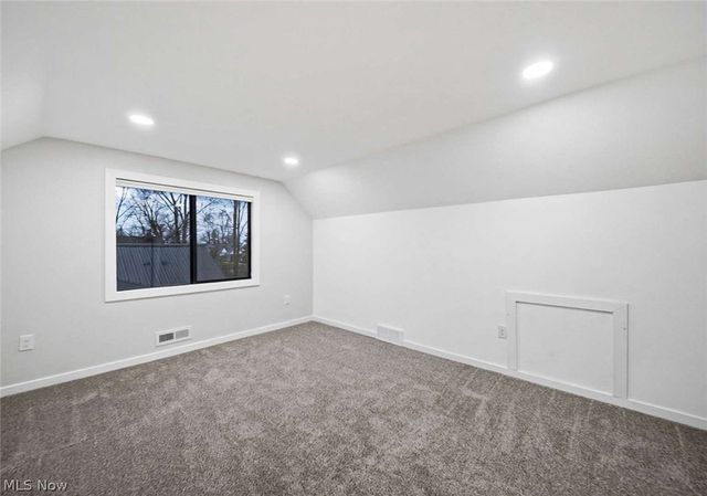 262 E 324th Street, Willowick, OH 44095