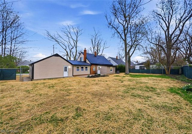 262 E 324th Street, Willowick, OH 44095