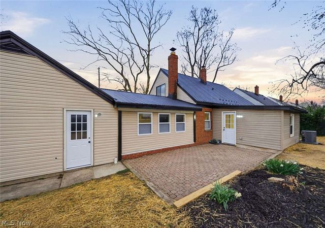 262 E 324th Street, Willowick, OH 44095