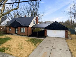 262 E 324th Street, Willowick, OH 44095