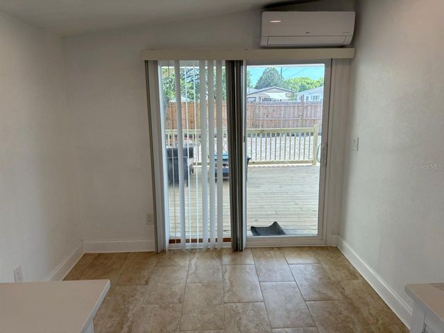 6558 2ND AVENUE S, St Petersburg, FL 33707