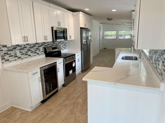 6558 2ND AVENUE S, St Petersburg, FL 33707