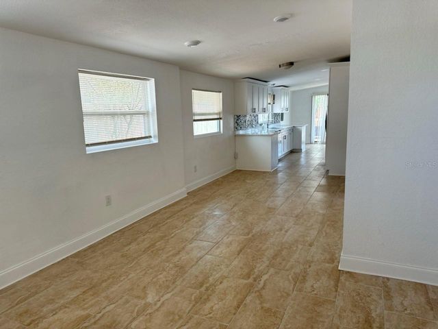 6558 2ND AVENUE S, St Petersburg, FL 33707