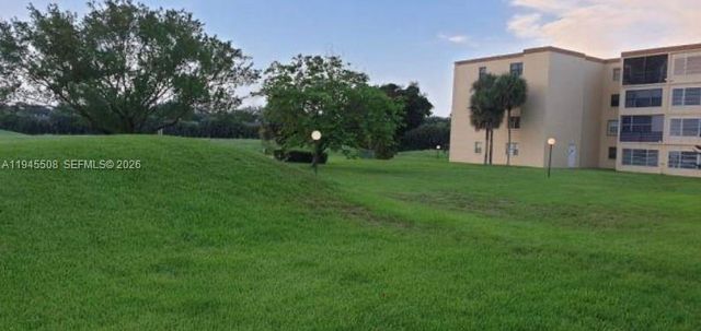 9273 SW 8th St 411, Boca Raton, FL 33428