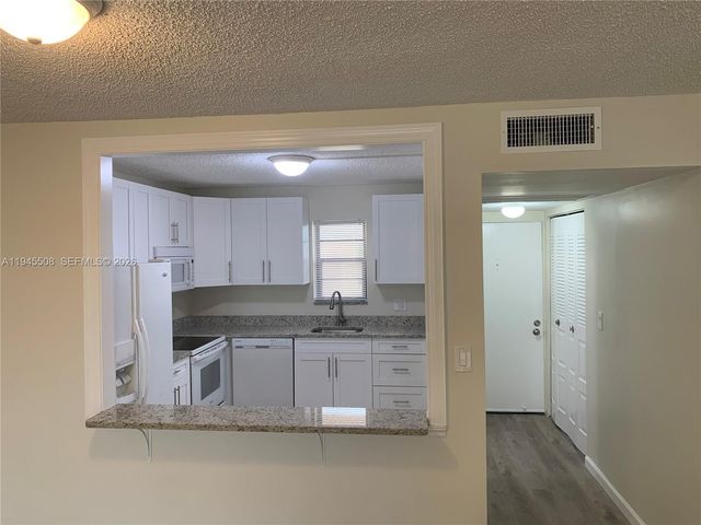 9273 SW 8th St 411, Boca Raton, FL 33428