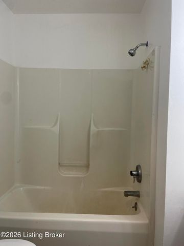 6219 Serenity Ct, Louisville, KY 40219