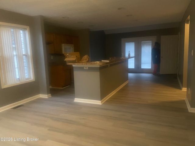 6219 Serenity Ct, Louisville, KY 40219
