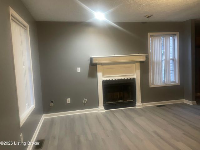 6219 Serenity Ct, Louisville, KY 40219