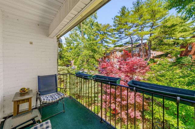 51 Fieldstone Drive 83, Hartsdale, NY 10530
