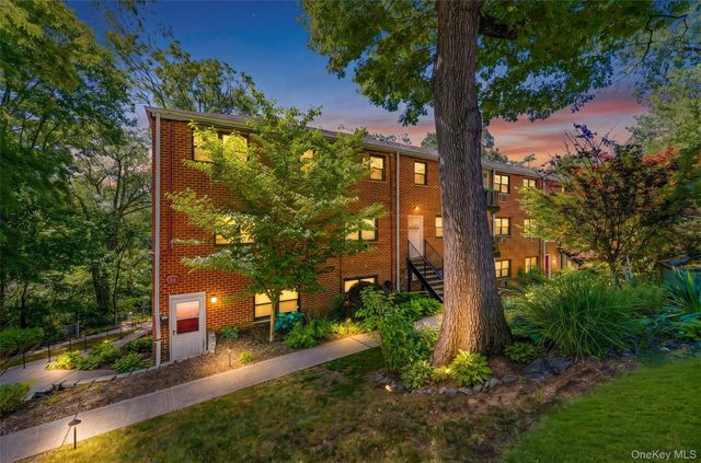51 Fieldstone Drive 83, Hartsdale, NY 10530
