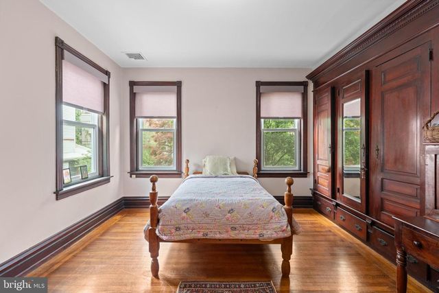 4429 LARCHWOOD AVE, Philadelphia, PA 19104