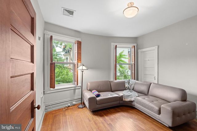 4429 LARCHWOOD AVE, Philadelphia, PA 19104