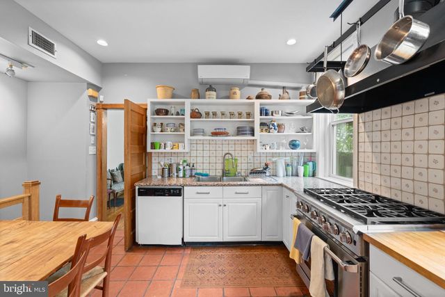 4429 LARCHWOOD AVE, Philadelphia, PA 19104