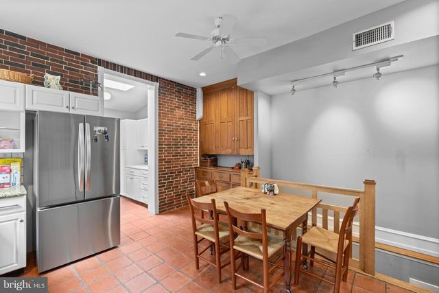4429 LARCHWOOD AVE, Philadelphia, PA 19104