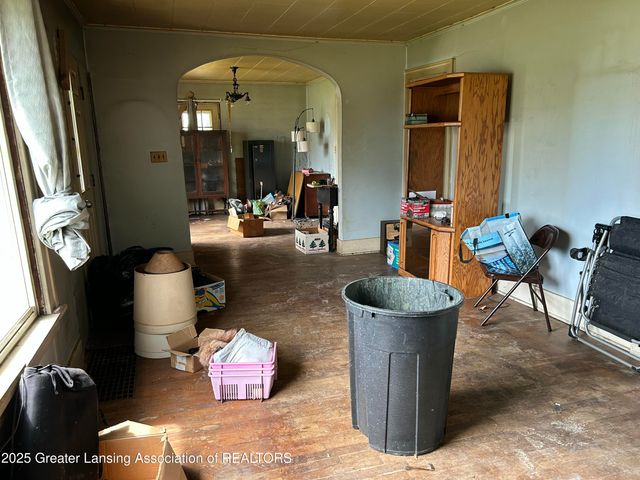 3310 W Mount Hope Avenue, Lansing, MI 48911