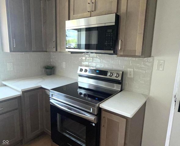 4615 S County Road 500 E, Plainfield, IN 46168