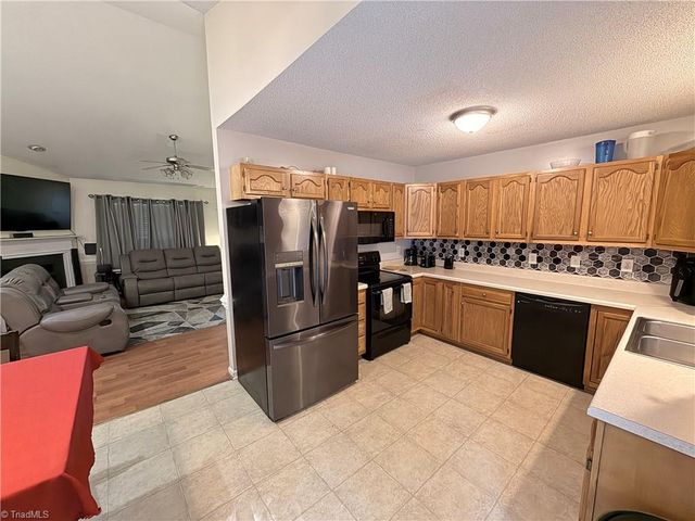 13 Thomasville High Drive, Thomasville, NC 27360