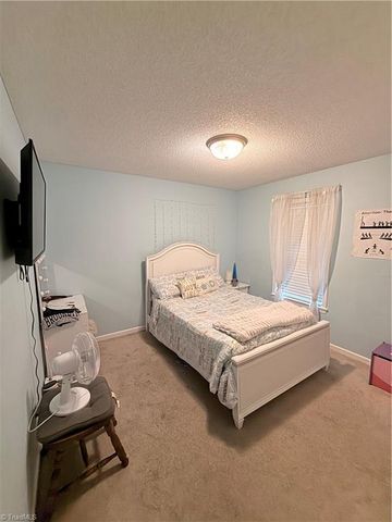 13 Thomasville High Drive, Thomasville, NC 27360