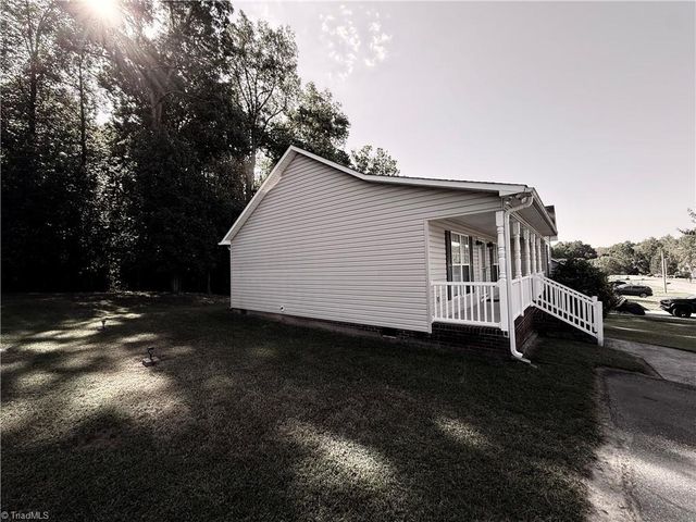 13 Thomasville High Drive, Thomasville, NC 27360