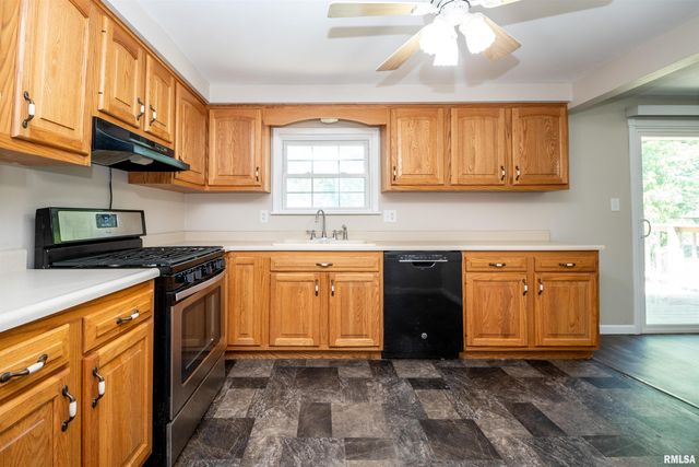 109 CEDAR Court, East Peoria, IL 61611