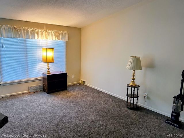 1659 Cynthia Avenue, Madison Heights, MI 48071