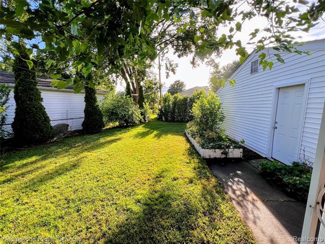 1659 Cynthia Avenue, Madison Heights, MI 48071