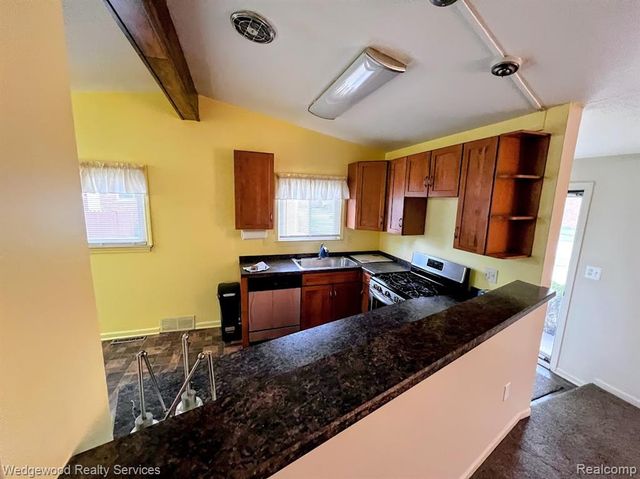 1659 Cynthia Avenue, Madison Heights, MI 48071