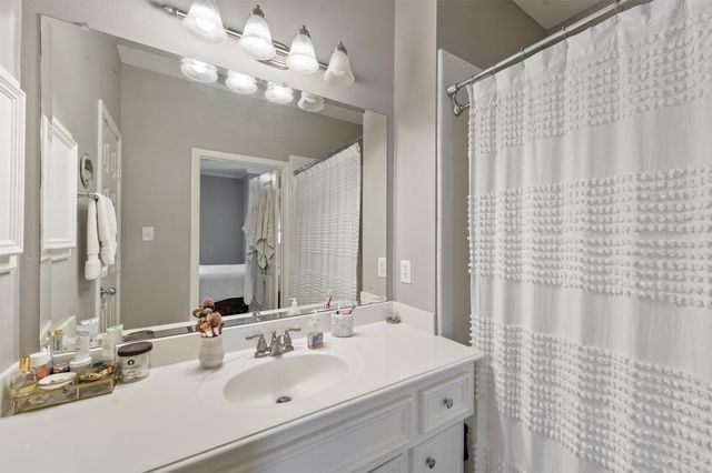 1245 W 17th Street, Houston, TX 77008