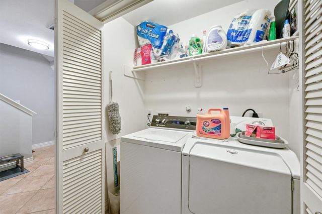 1245 W 17th Street, Houston, TX 77008