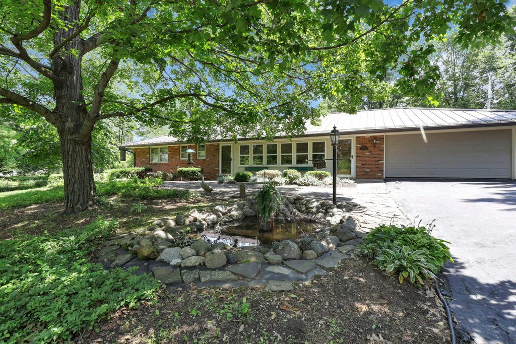 4816 Brook Road NW, Lancaster, OH 43130