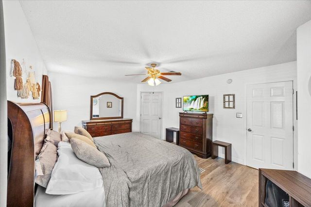 1896 Sundown Drive, Navarre, FL 32566