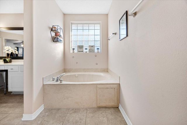 1896 Sundown Drive, Navarre, FL 32566