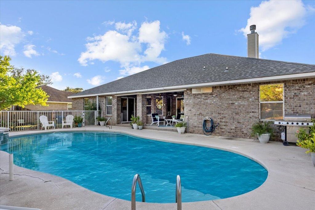 1896 Sundown Drive, Navarre, FL 32566