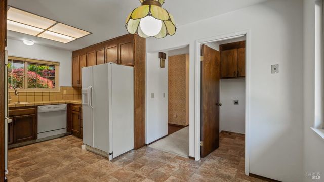 4043 Rainier Ave, Santa Rosa, CA 95405