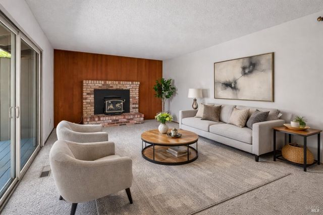 4043 Rainier Ave, Santa Rosa, CA 95405