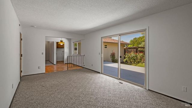 4043 Rainier Ave, Santa Rosa, CA 95405