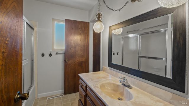 4043 Rainier Ave, Santa Rosa, CA 95405