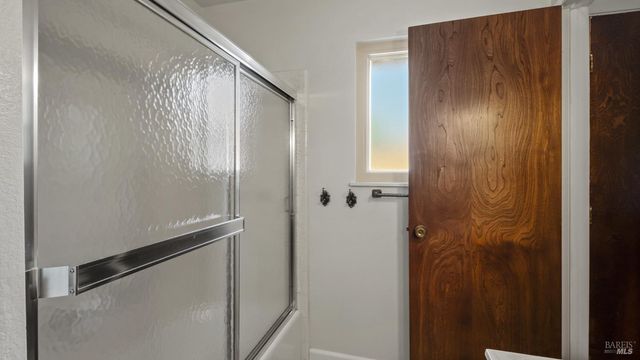 4043 Rainier Ave, Santa Rosa, CA 95405