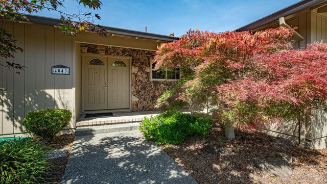 4043 Rainier Ave, Santa Rosa, CA 95405
